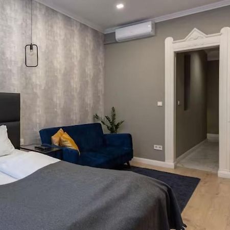 Luxurious Studio Located In The Heart Of บูดาเปสต์ ภายนอก รูปภาพ