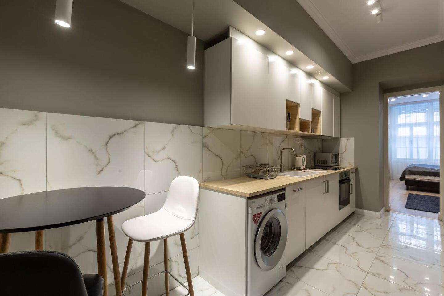 Luxurious Studio Located In The Heart Of บูดาเปสต์ ภายนอก รูปภาพ